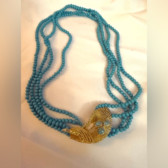 Jewelry - Elegant Gold and Turquoise Beaded Necklace